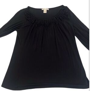 Design History black szM 3/4 sleeve flowers & gathers around neck down front EUC